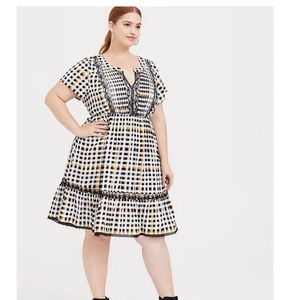EUC Torrid Black and yellow pintuck skater dress